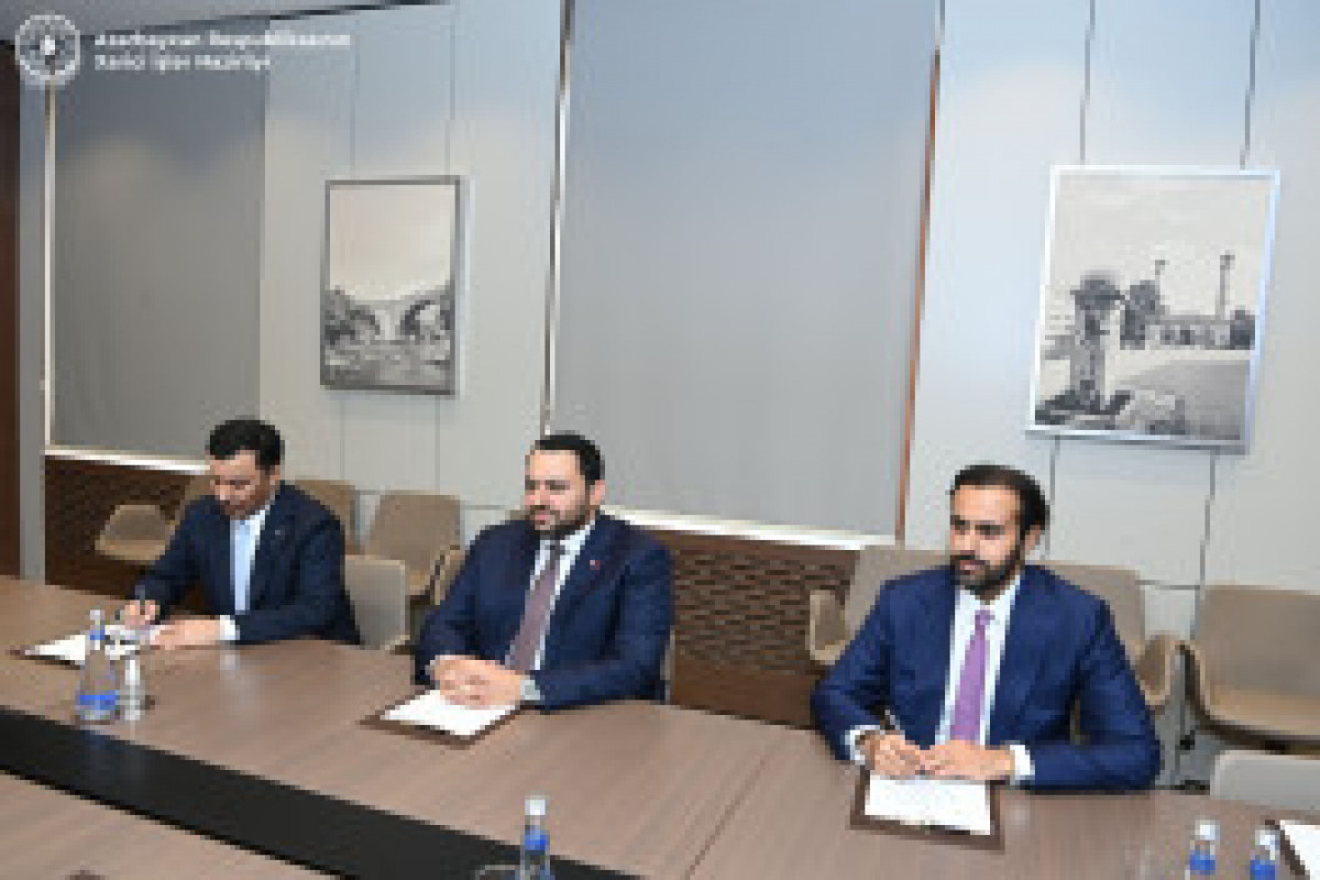 Le ministre azerbaïdjanais des Affaires étrangères rencontre le ministre d'État du Qatar