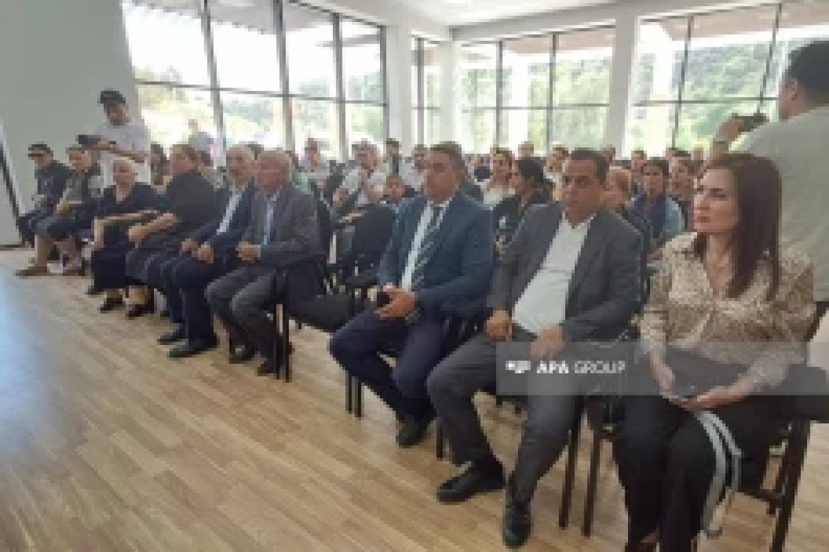 163 nouveaux résidents reçoivent les clés de leurs maisons à leur arrivée à Latchine