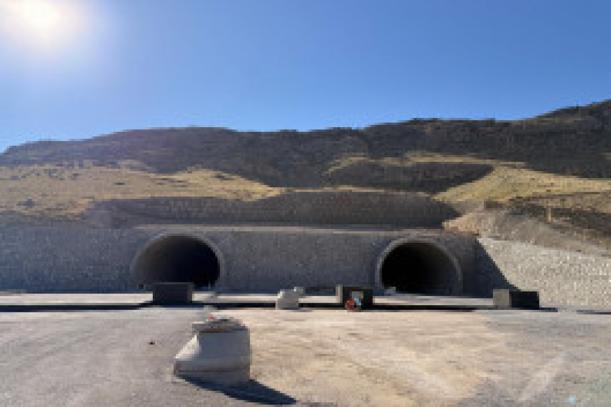 Ambassade de Suède : Le développement des liaisons de transport dans le cadre de la consolidation de la paix au Karabagh est remarquable