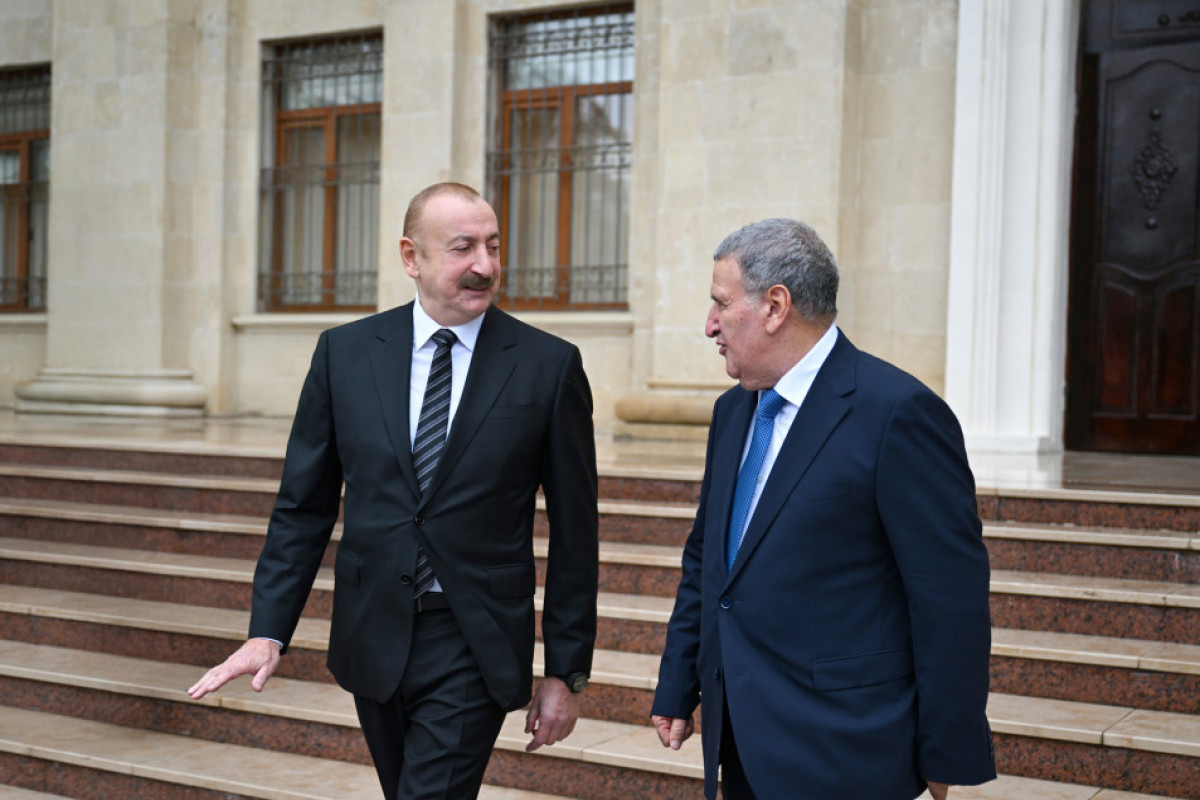 Ilham Aliyev prononce une allocution lors de la réunion organisée à l’occasion de 80 ans de l'Académie nationale des sciences d’Azerbaïdjan