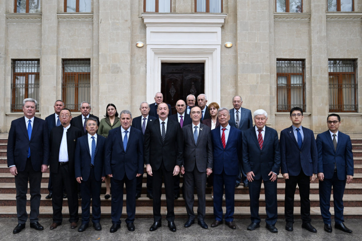 Ilham Aliyev prononce une allocution lors de la réunion organisée à l’occasion de 80 ans de l'Académie nationale des sciences d’Azerbaïdjan