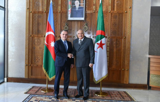 Ministres des Affaires étrangères, Djeyhoun Baïramov et Ahmed Attaf