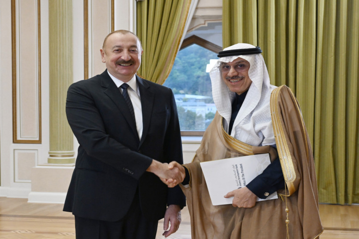 Le président azerbaïdjanais reçoit une délégation de responsables des organismes membres du Groupe de coordination arabe