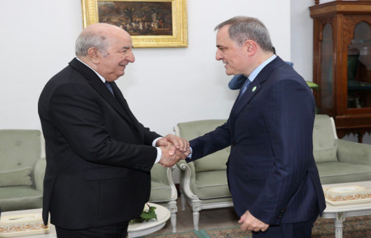 Échange entre le ministre Baïramov et le président algérien