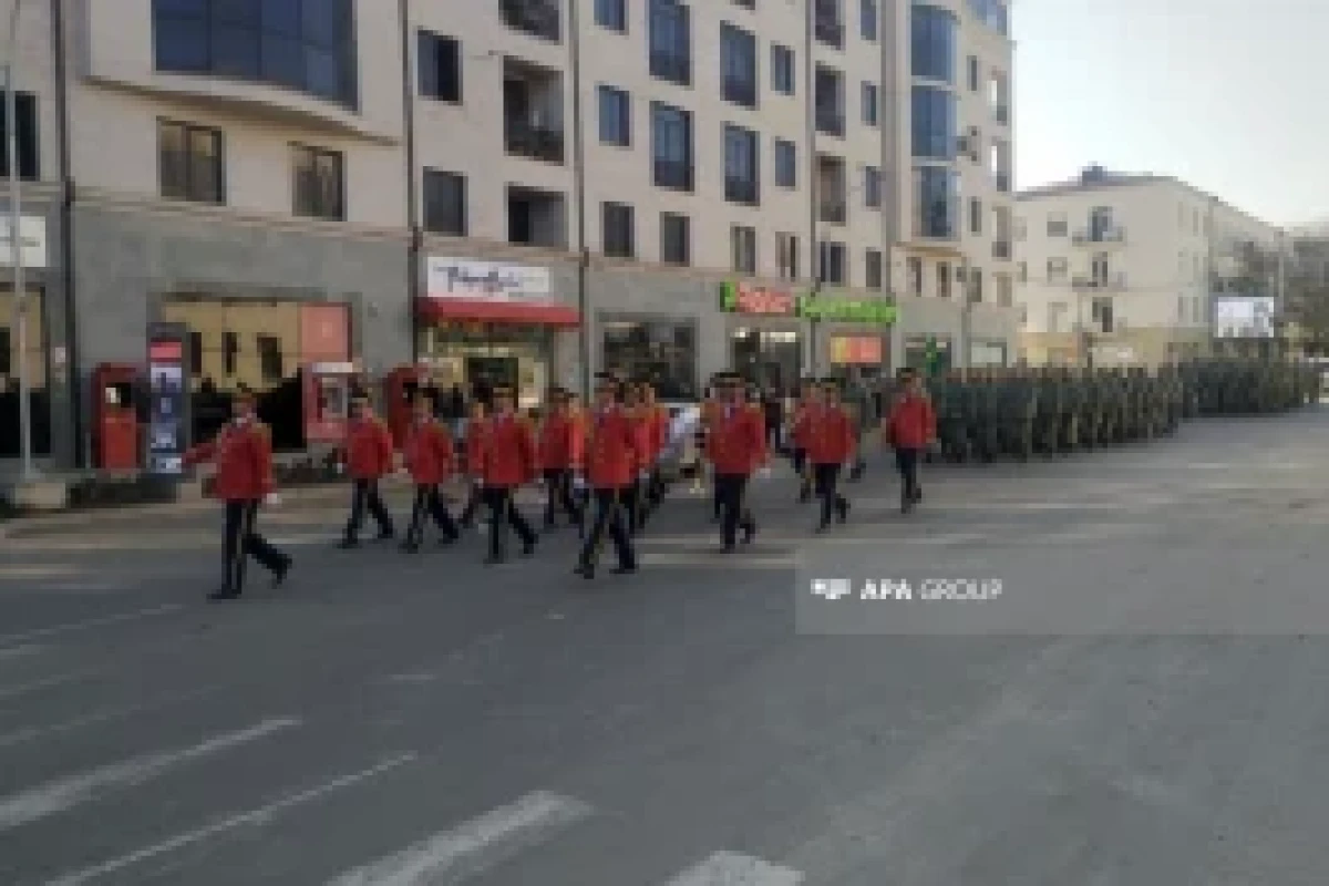 Azerbaïdjan : Défilé militaire organisé à l'occasion du Jour de la Victoire à Bakou, Khankendi et Latchine