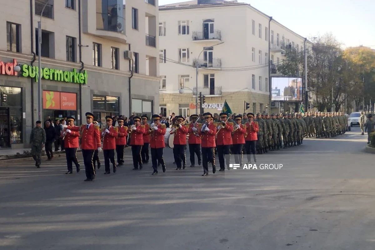 Azerbaïdjan : Défilé militaire organisé à l'occasion du Jour de la Victoire à Bakou, Khankendi et Latchine