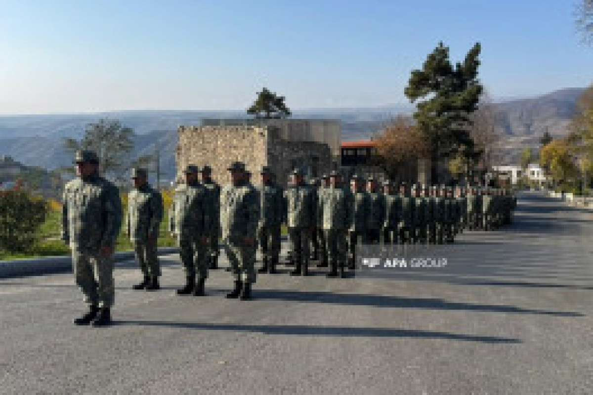 Azerbaïdjan : Défilé militaire organisé à l'occasion du Jour de la Victoire à Bakou, Khankendi et Latchine