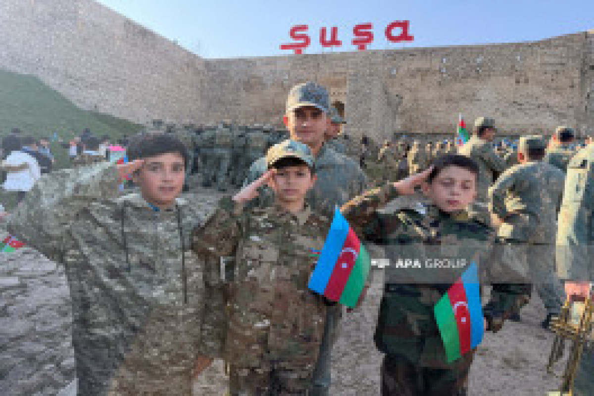 Jour de la Victoire : Défilé militaire à Choucha