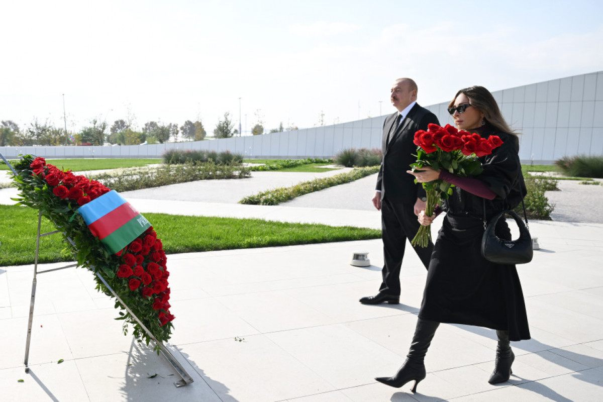 Ilham Aliyev et Mehriban Aliyeva participent à la cérémonie d'ouverture du Musée de la Victoire