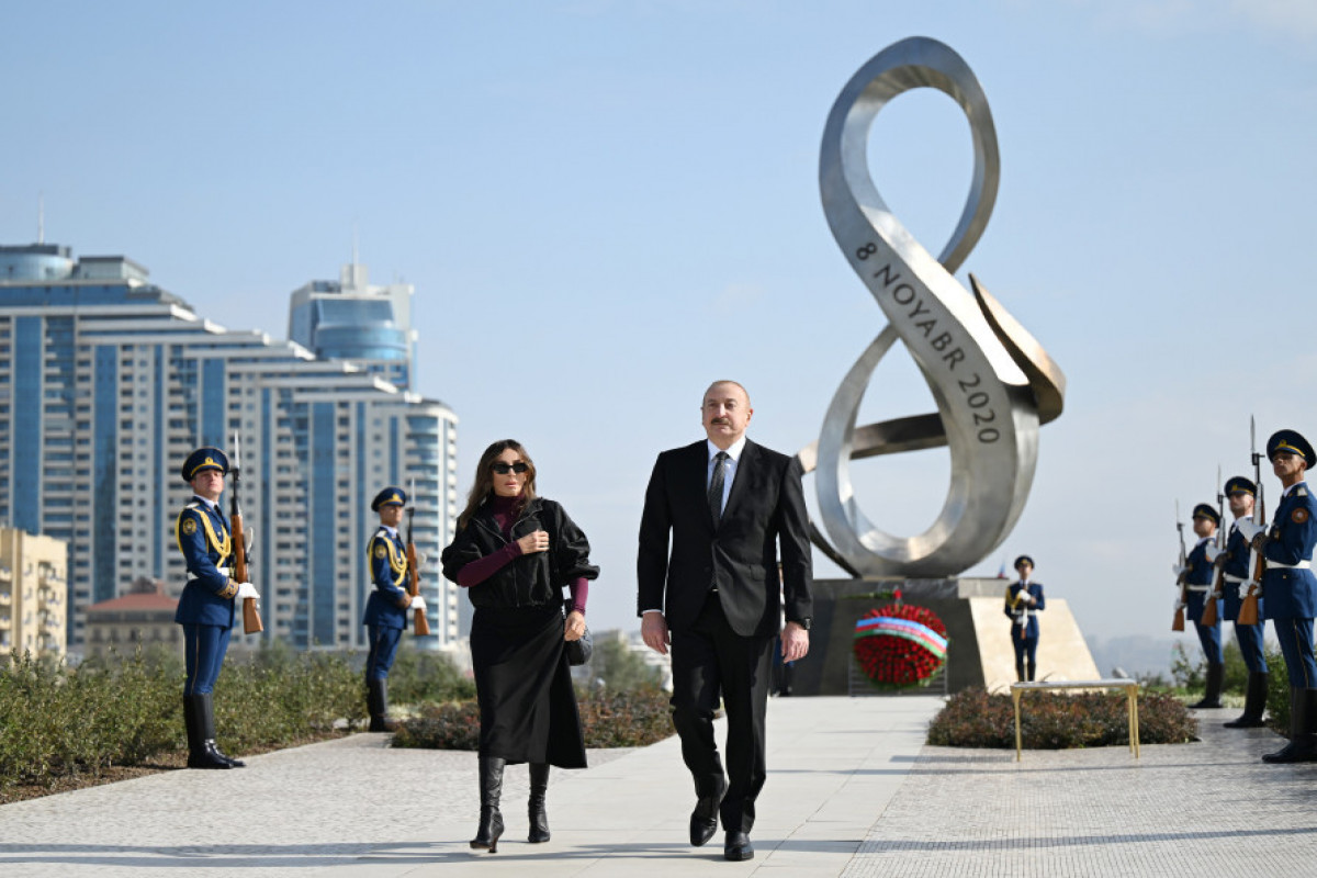 Ilham Aliyev et Mehriban Aliyeva participent à la cérémonie d'ouverture du Musée de la Victoire