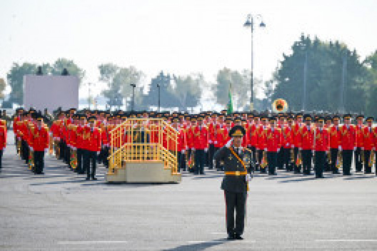 Bakou : Défilé militaire consacré au cinquième anniversaire de la Victoire remportée dans la Guerre patriotique - En direct 