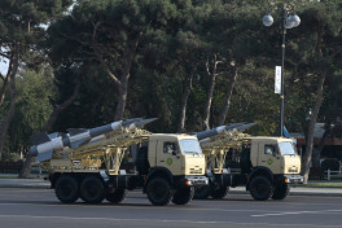 Bakou : Défilé militaire consacré au cinquième anniversaire de la Victoire remportée dans la Guerre patriotique - En direct 