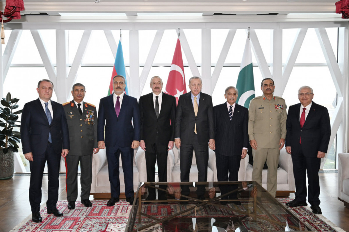 Réunion tripartite entre le président azerbaïdjanais, le président turc et le Premier ministre pakistanais