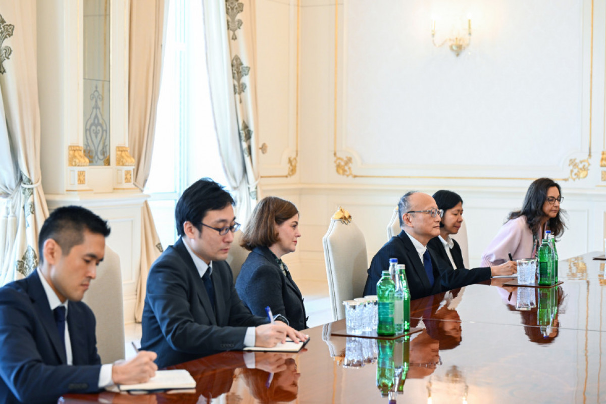 Le président Ilham Aliyev reçoit une délégation de la Banque asiatique de développement