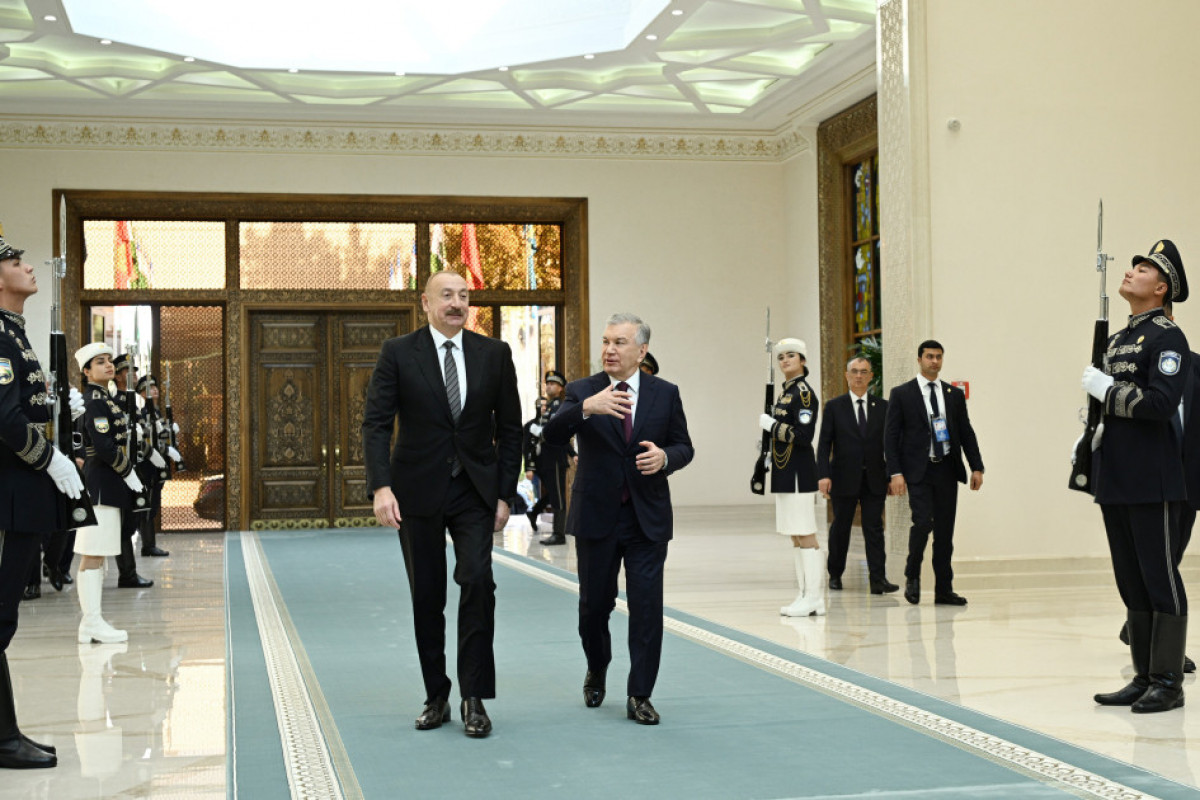 Le président azerbaïdjanais s’entretient en tête-à-tête avec son homologue ouzbek