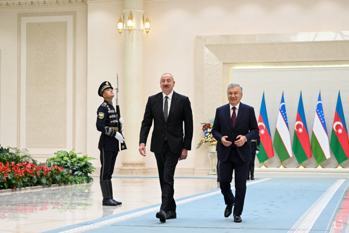 Le président azerbaïdjanais s’entretient en tête-à-tête avec son homologue ouzbek