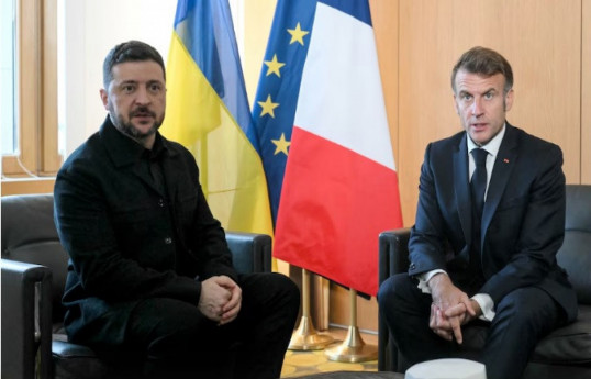 Présidents Volodymyr Zelensky et Emmanuel Macron