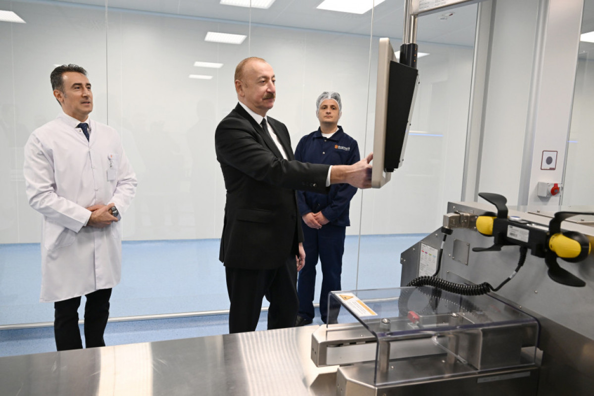 Le président Ilham Aliyev participe à l'inauguration d’une usine de production pharmaceutique
