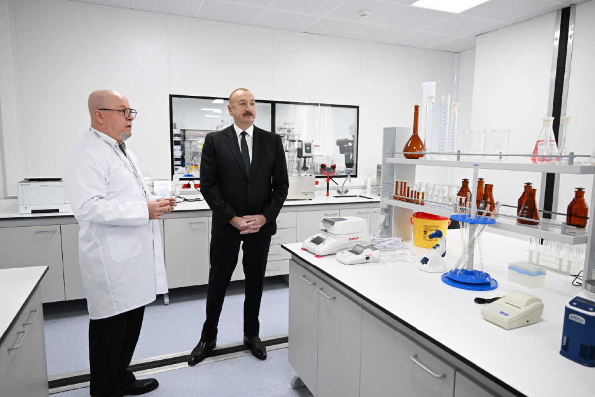 Le président Ilham Aliyev participe à l'inauguration d’une usine de production pharmaceutique