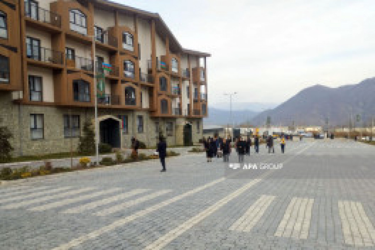 Kelbedjer : les nouveaux résidents reçoivent les clés de leurs maisons