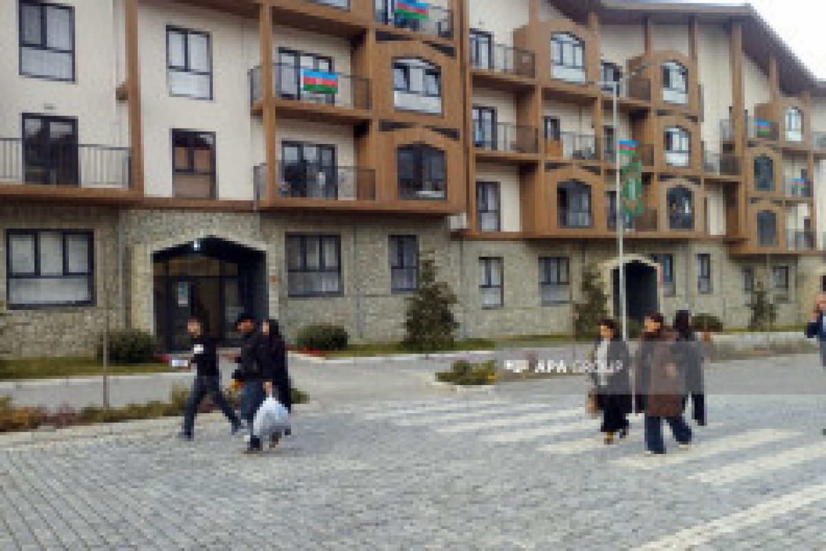 Kelbedjer : les nouveaux résidents reçoivent les clés de leurs maisons