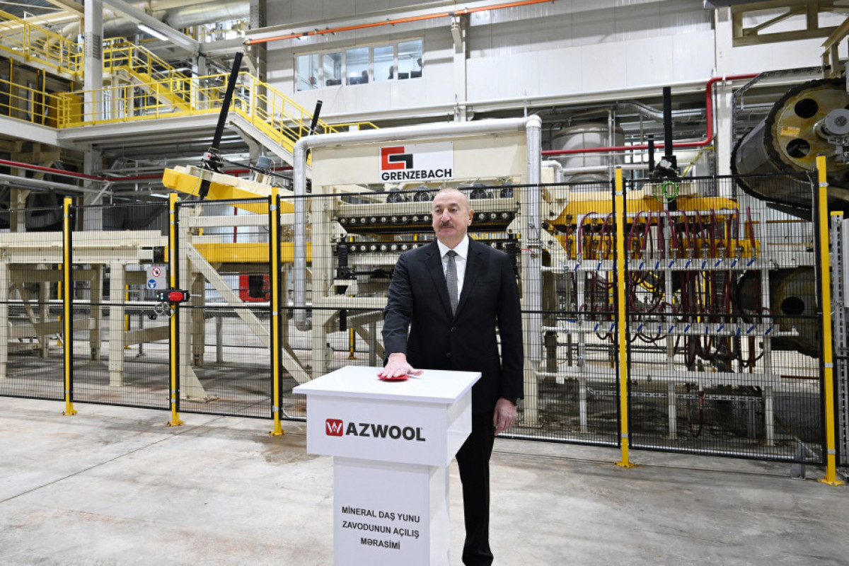 Ilham Aliyev participe à l’inauguration de l’usine de laine de roche AZWOOL