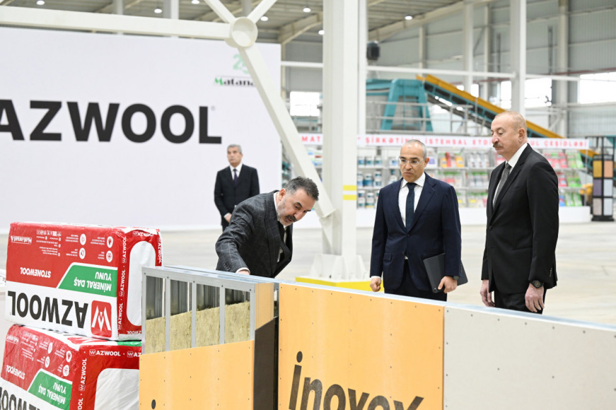 Ilham Aliyev participe à l’inauguration de l’usine de laine de roche AZWOOL