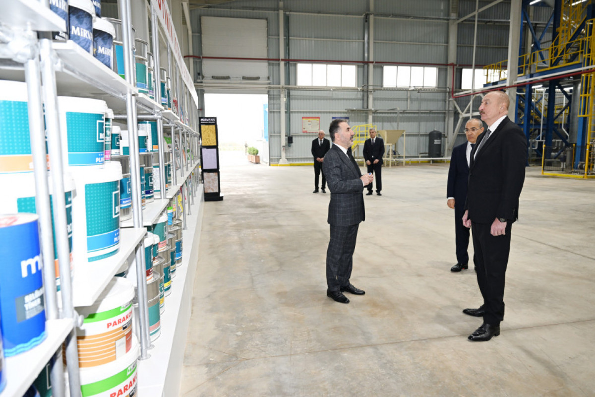Ilham Aliyev participe à l’inauguration de l’usine de laine de roche AZWOOL