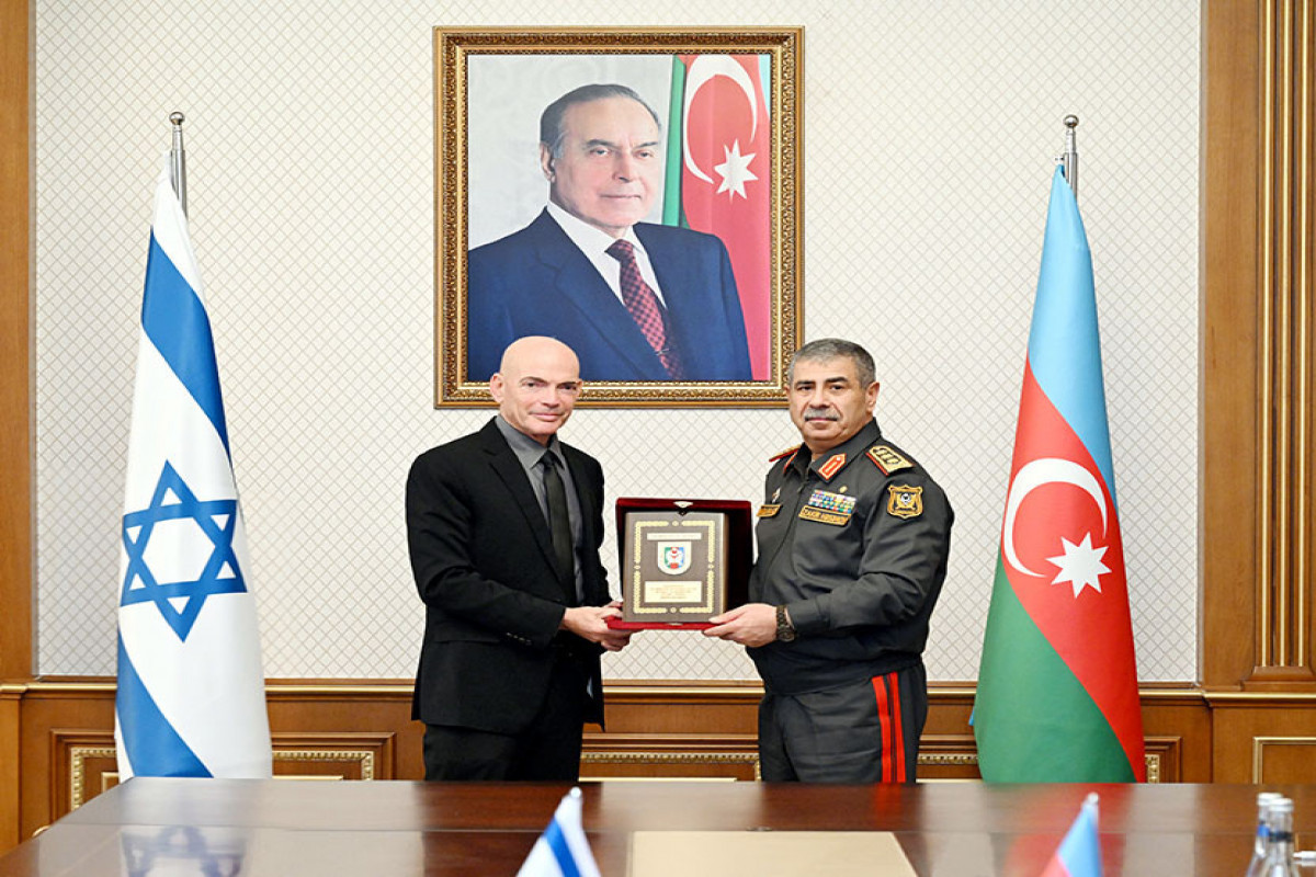 Général de brigade de réserve Dr. Danny Gold et Colonel-général Zakir Hassanov