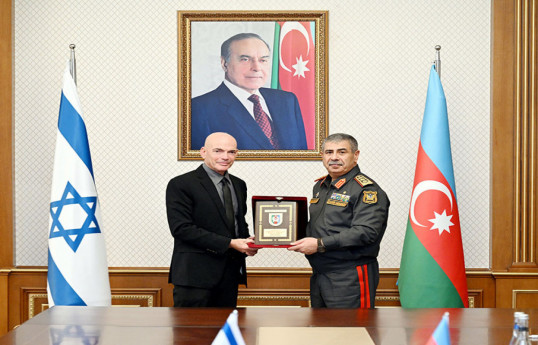 Général de brigade de réserve Dr. Danny Gold et Colonel-général Zakir Hassanov