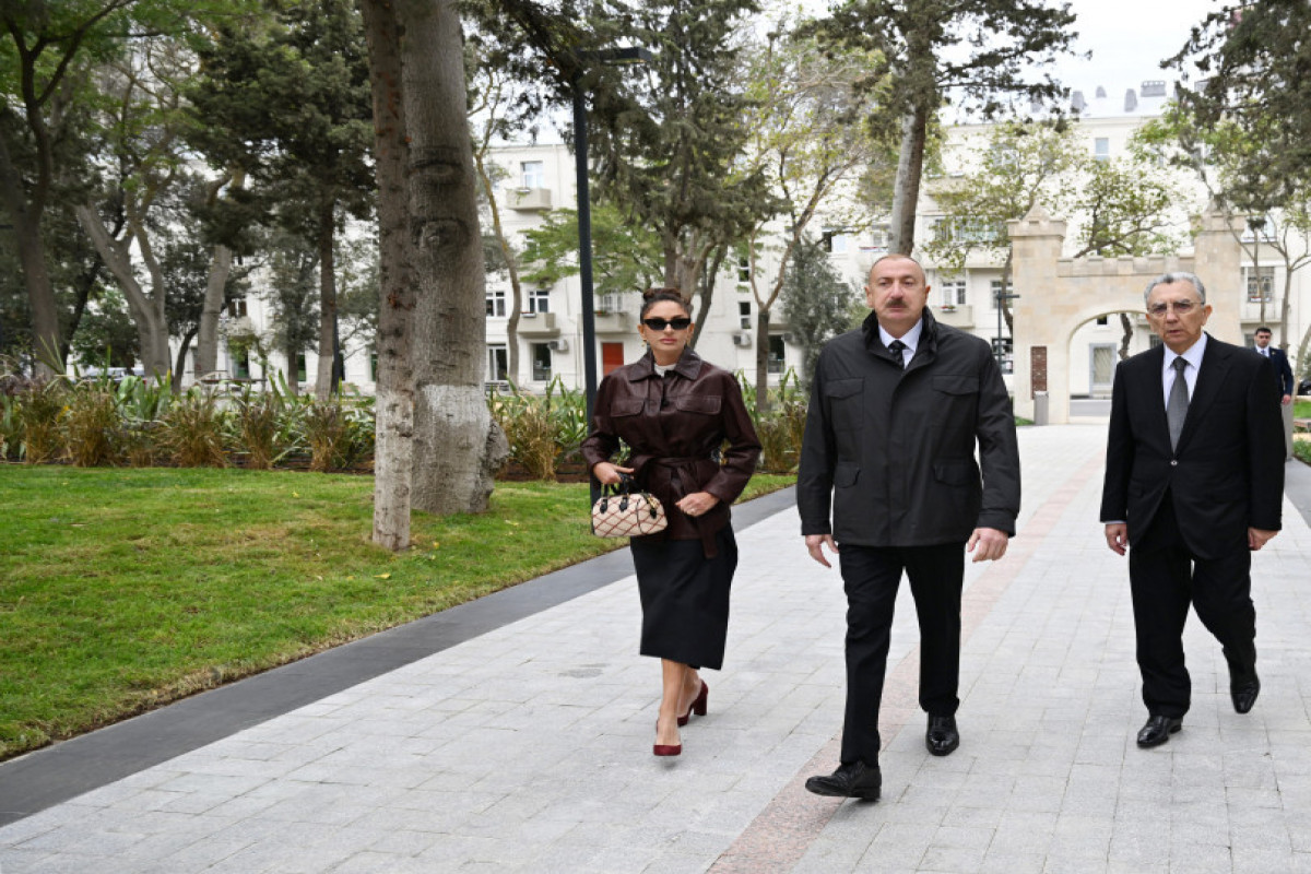 Le Président Ilham Aliyev et son épouse Mehriban Aliyeva participent à l'inauguration d'un nouveau parc à Bakou