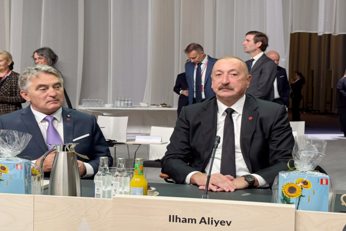 Le président Aliyev participe à la séance plénière d'ouverture du 7e Sommet de la Communauté politique européenne