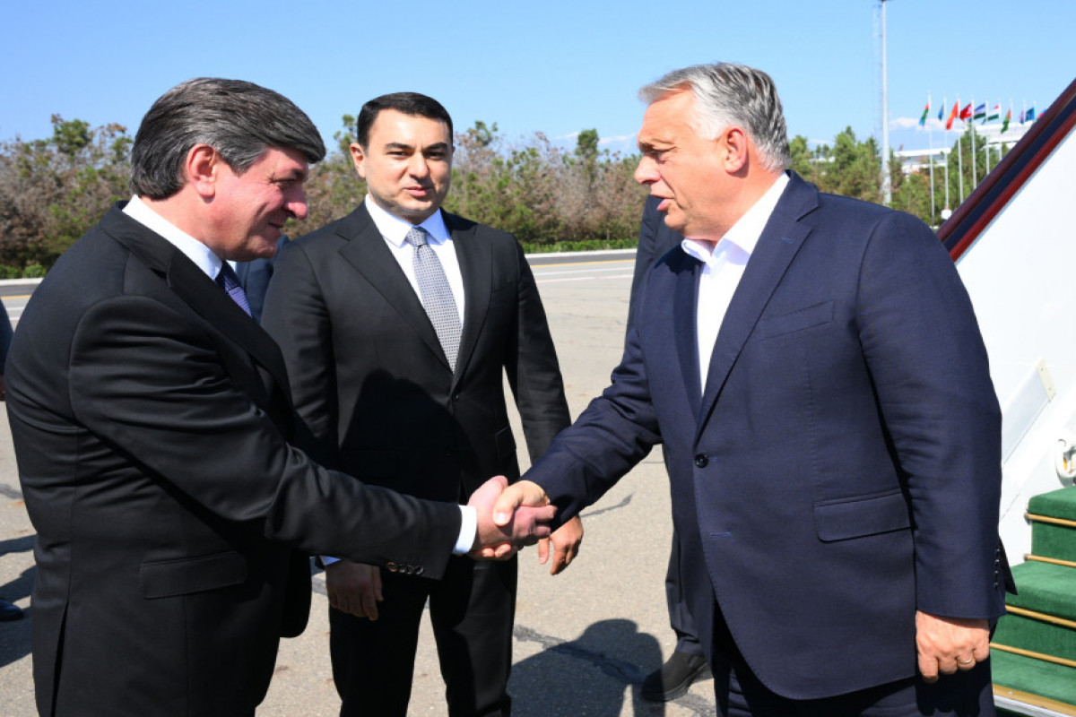Le Premier ministre hongrois arrive en Azerbaïdjan