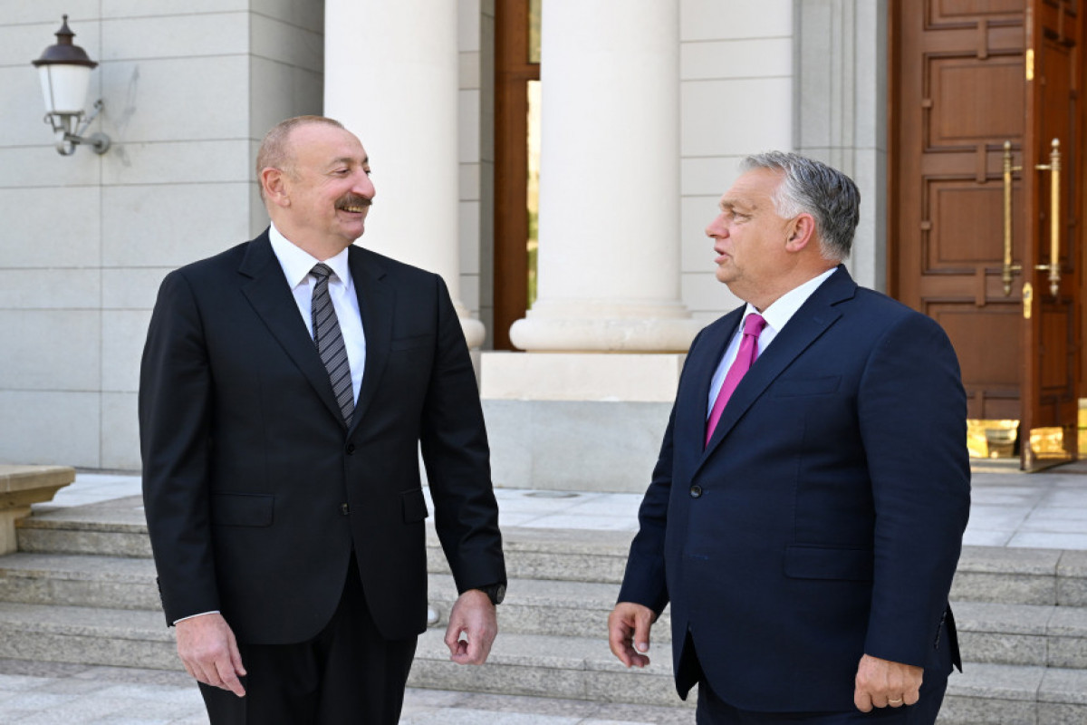 Entretien du président azerbaïdjanais avec le Premier ministre hongrois à Guébélé