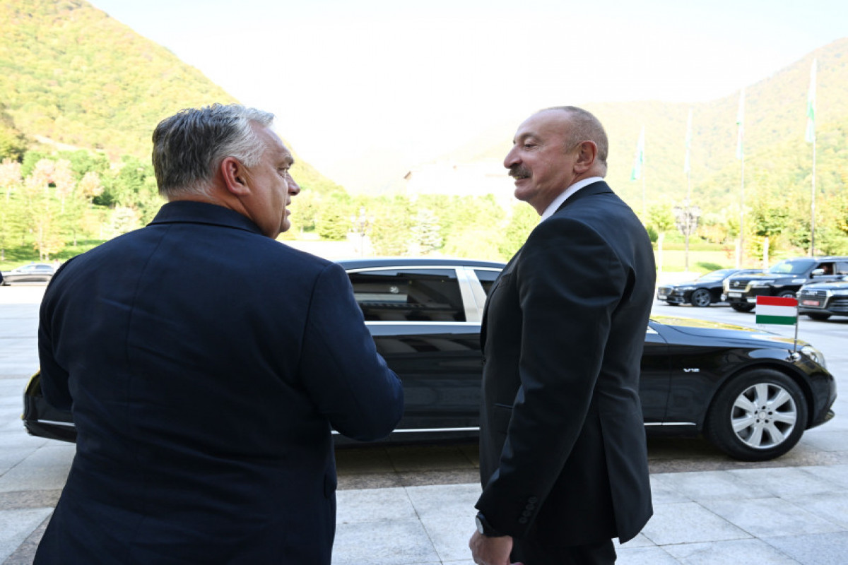Entretien du président azerbaïdjanais avec le Premier ministre hongrois à Guébélé
