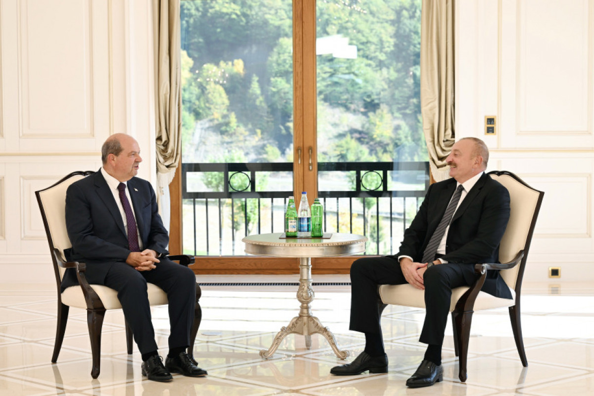 Le président azerbaïdjanais rencontre le président de la République turque de Chypre du Nord