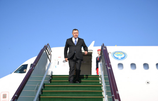 Le président kirghiz entame une visite en Azerbaïdjan