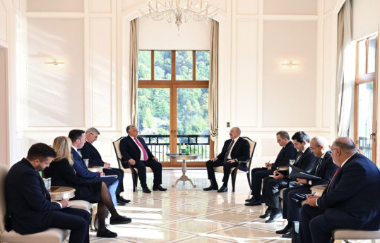 Entretien du président azerbaïdjanais avec le Premier ministre hongrois à Guébélé