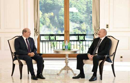 Le président azerbaïdjanais rencontre le président de la République turque de Chypre du Nord