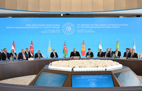 Aliyev : Il est très important que les États turciques agissent comme un centre de puissance unifié