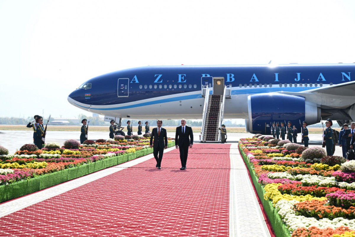 Le président Ilham Aliyev entame une visite au Tadjikistan