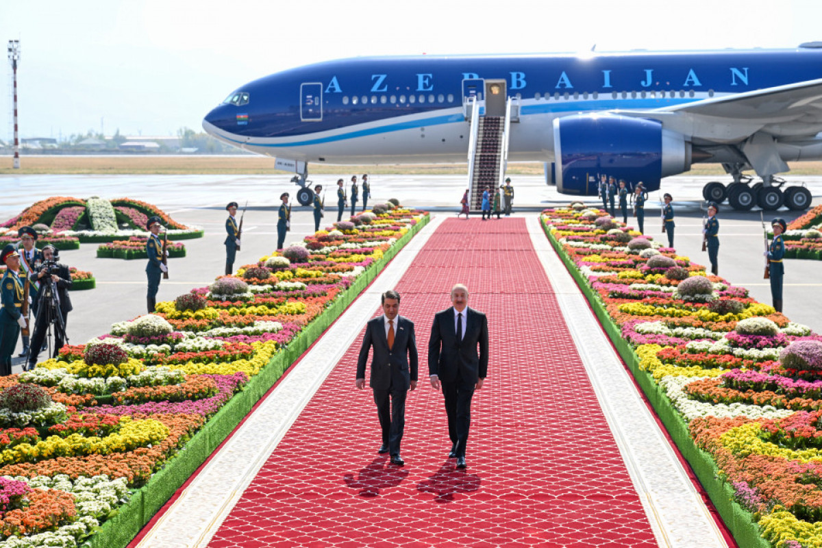 Le président Ilham Aliyev entame une visite au Tadjikistan