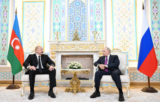 Présidents Aliyev et Poutine