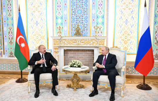 Présidents Aliyev et Poutine