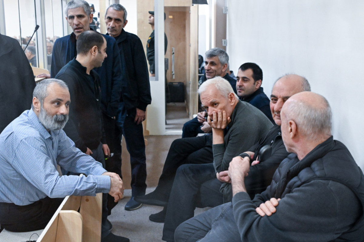 Des preuves concernant les tortures infligées par l’armée arménienne à des prisonniers de guerre azerbaïdjanais sont présentées et exposées devant le tribunal