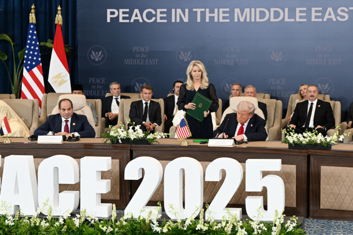 Le président azerbaïdjanais prend part au sommet pour la paix au Moyen-Orient - Vidéo  - Mise à jour  