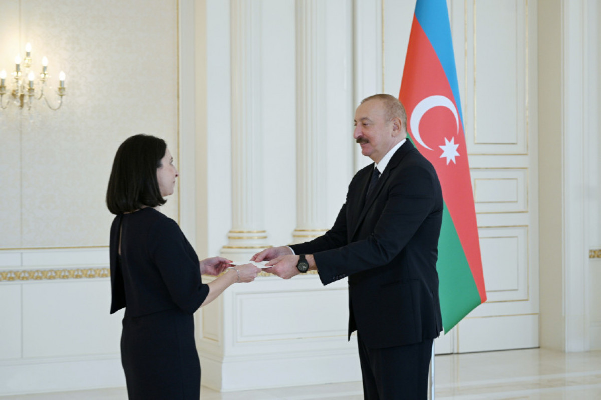 Le président azerbaïdjanais reçoit les lettres de créance de la nouvelle ambassadrice de France à Bakou