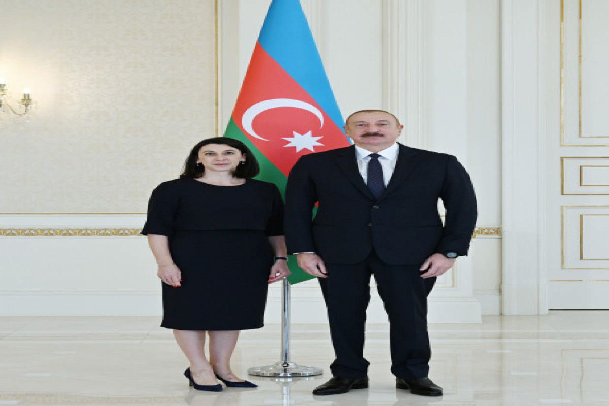 Le président azerbaïdjanais reçoit les lettres de créance de la nouvelle ambassadrice de France à Bakou