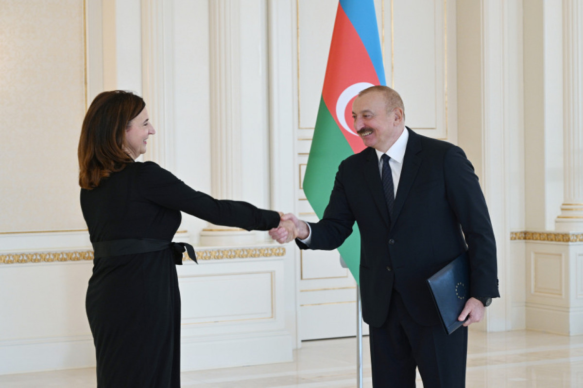 Le président Aliyev reçoit les lettres de créance de la nouvelle cheffe de la délégation de l’UE en Azerbaïdjan