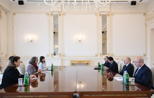 Le président Ilham Aliyev reçoit la directrice exécutive d'ONU-Habitat